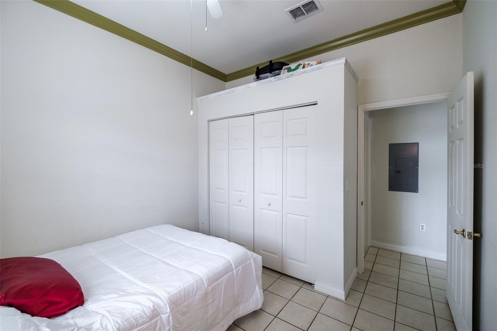 HUNTERS POINTE AT HUNTERS RESERVE A CONDO - Residential