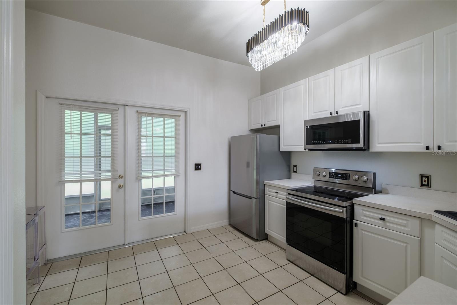 HUNTERS POINTE AT HUNTERS RESERVE A CONDO - Residential