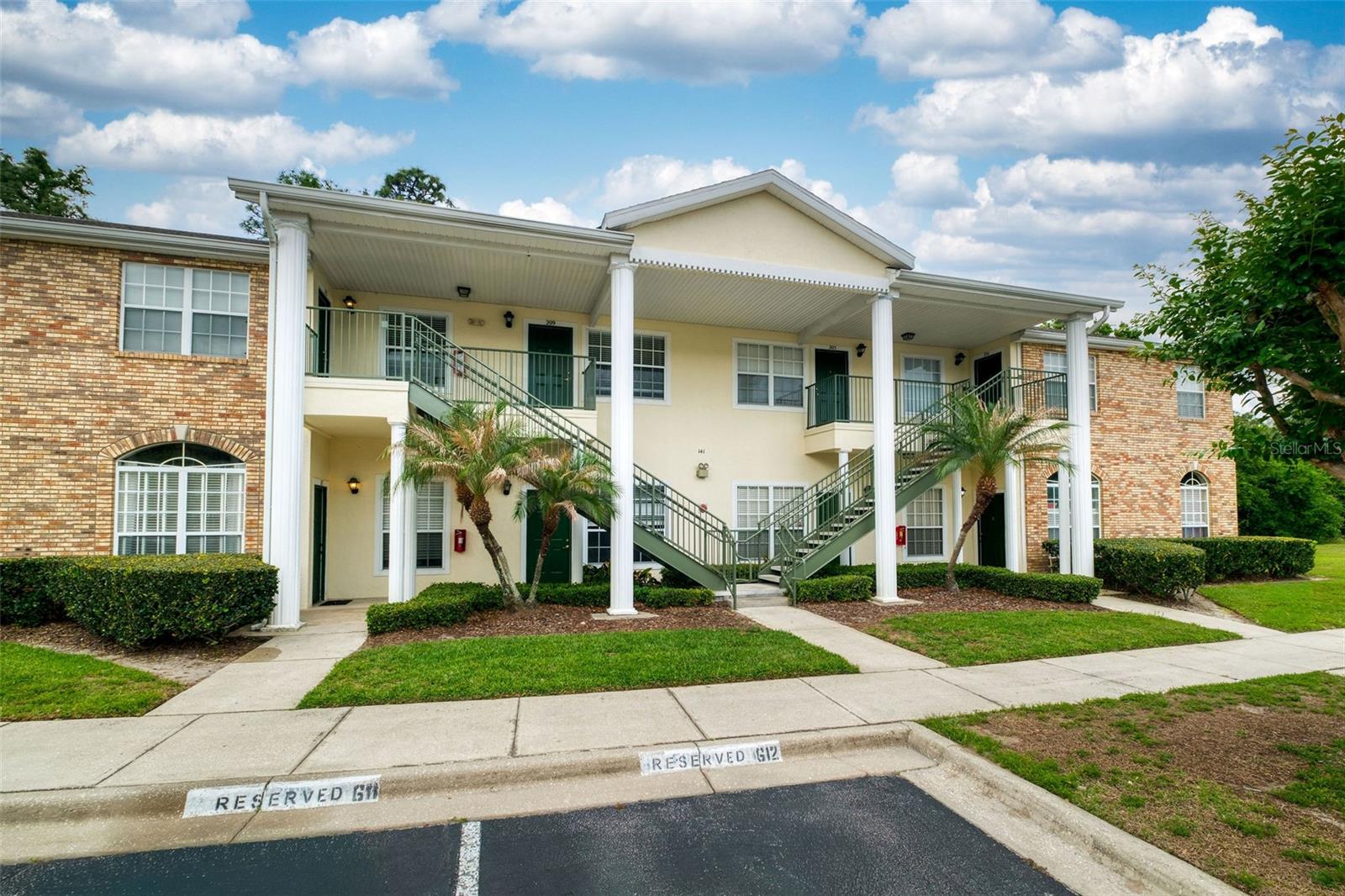 HUNTERS POINTE AT HUNTERS RESERVE A CONDO - Residential