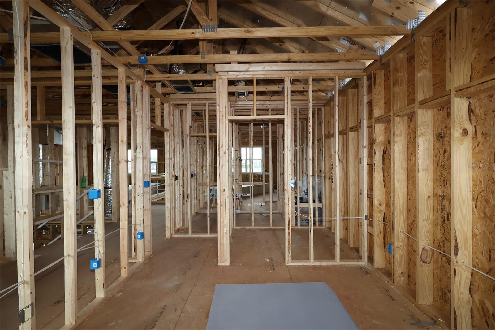 CENTER LAKE ON THE PARK - Residential