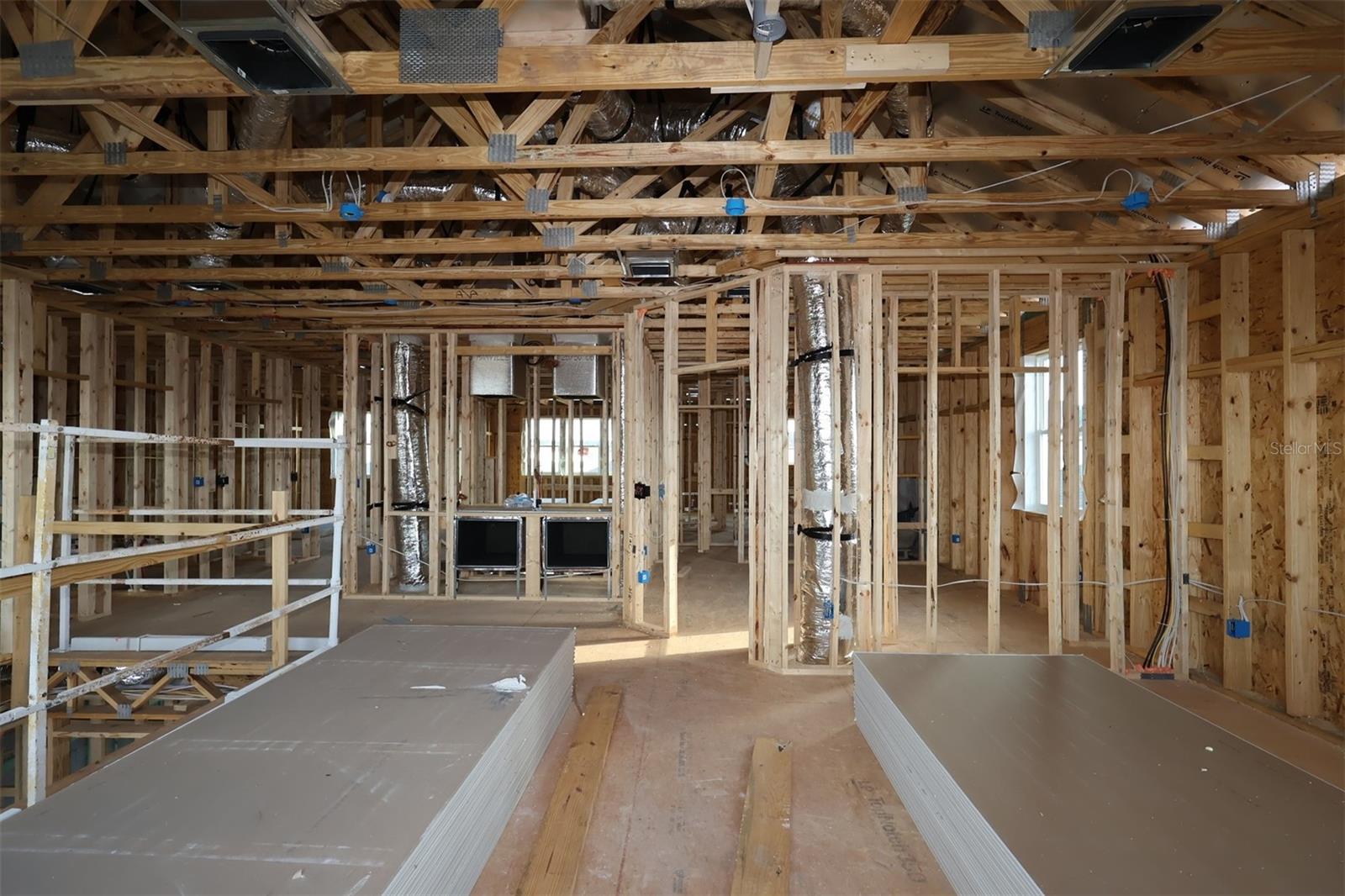 CENTER LAKE ON THE PARK - Residential