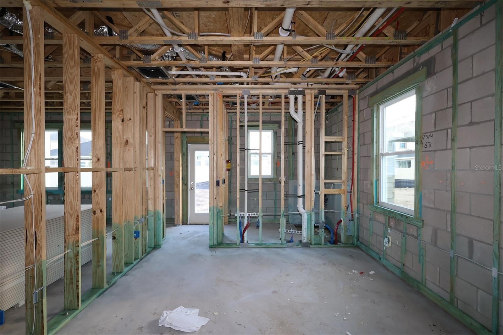 CENTER LAKE ON THE PARK - Residential