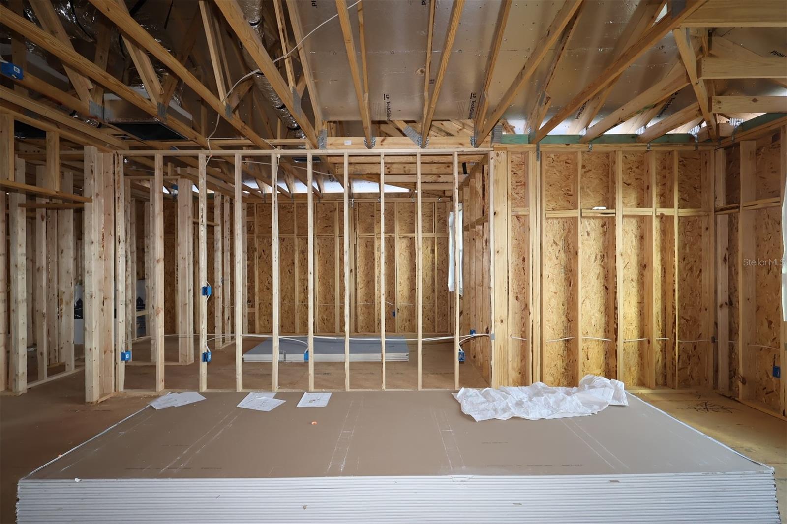 CENTER LAKE ON THE PARK - Residential