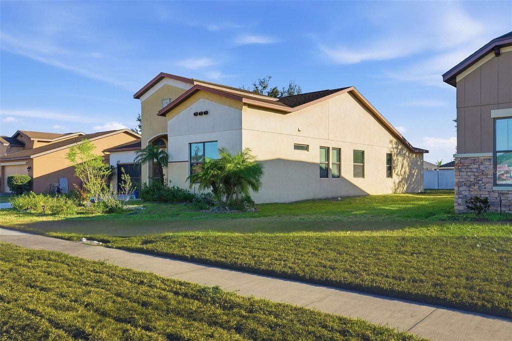 Photo of 4737 Blackthorn Circle, Kissimmee, FL 34758 (MLS # S5142732)