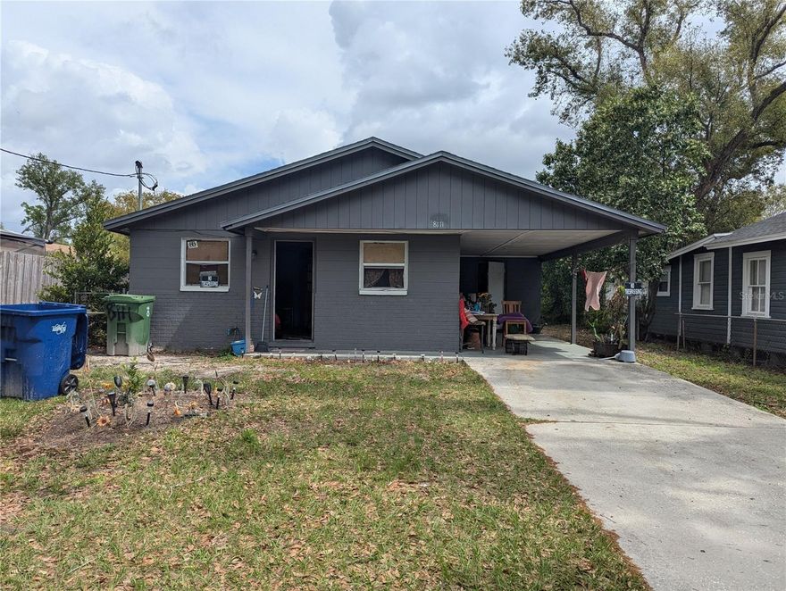Well-kept large block 3-bedroom 1-bathroom single-family home located in Sulphur Springs. The oversized yard provides ample space for cook outs and entertainment. This home is centrally located to bus lines and I-275 which makes it an ideal home for a first-time home buyers or investors.