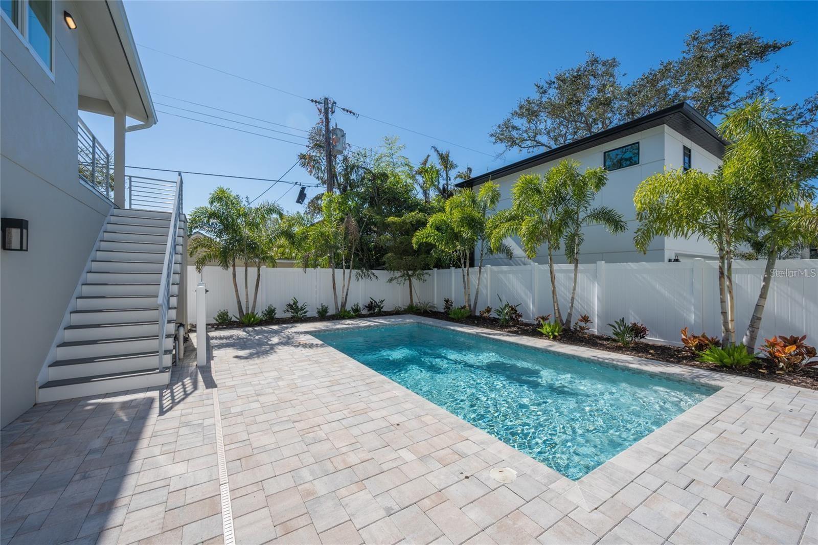 RUSTIC LODGE - Residential