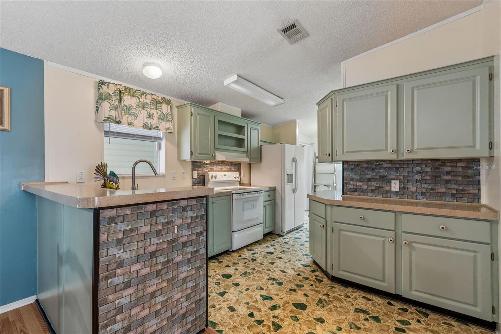SPANISH TRAILS WEST RESIDENTIAL COOPERATIVE - Residential