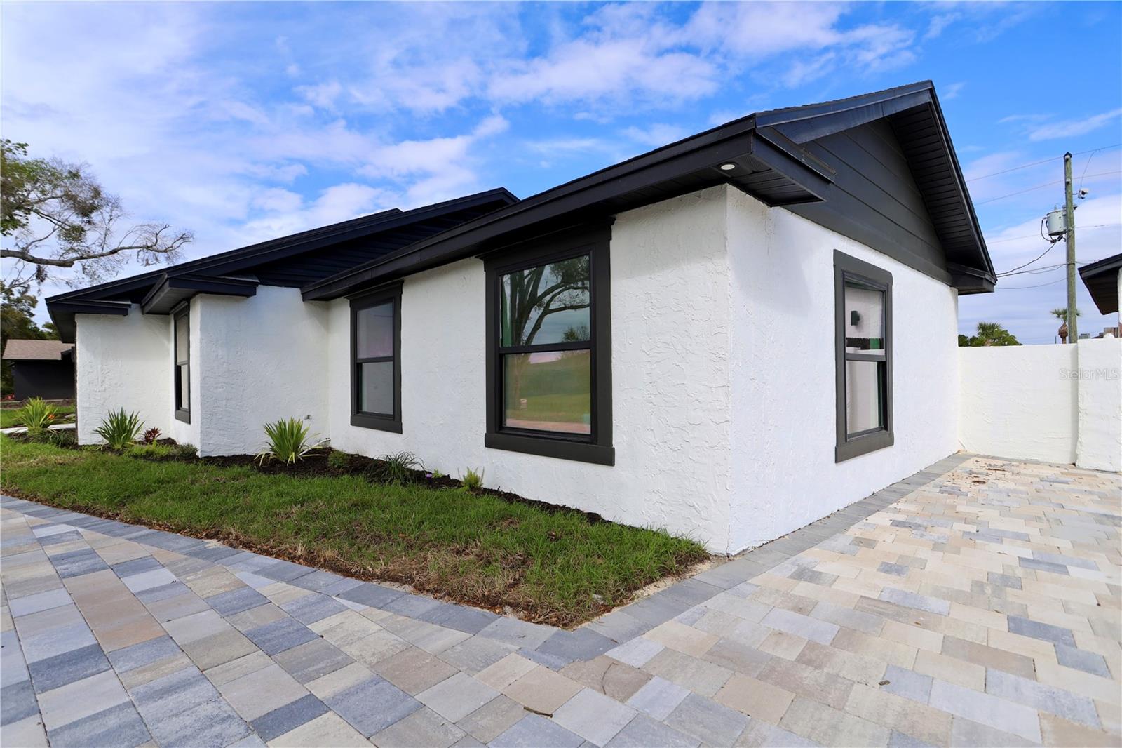 DOMMERICH HILLS 6TH ADD - Residential