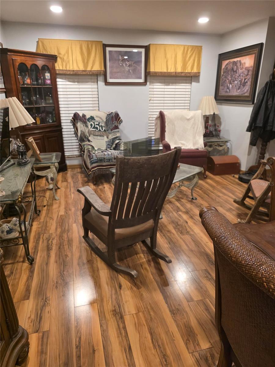 LAKE MCLEOD POINTE PH 02 - Residential