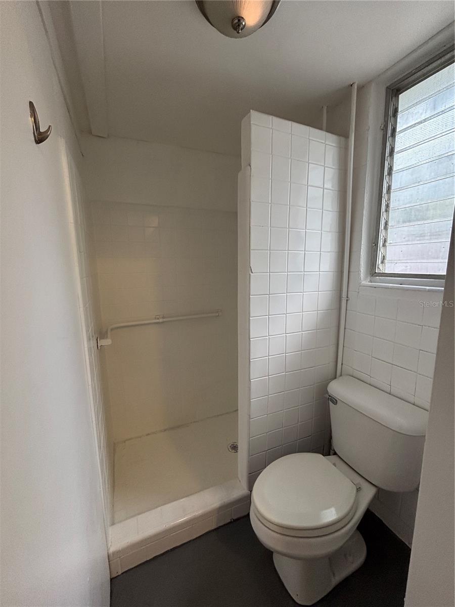 GUY ROY L SUB - Residential Lease