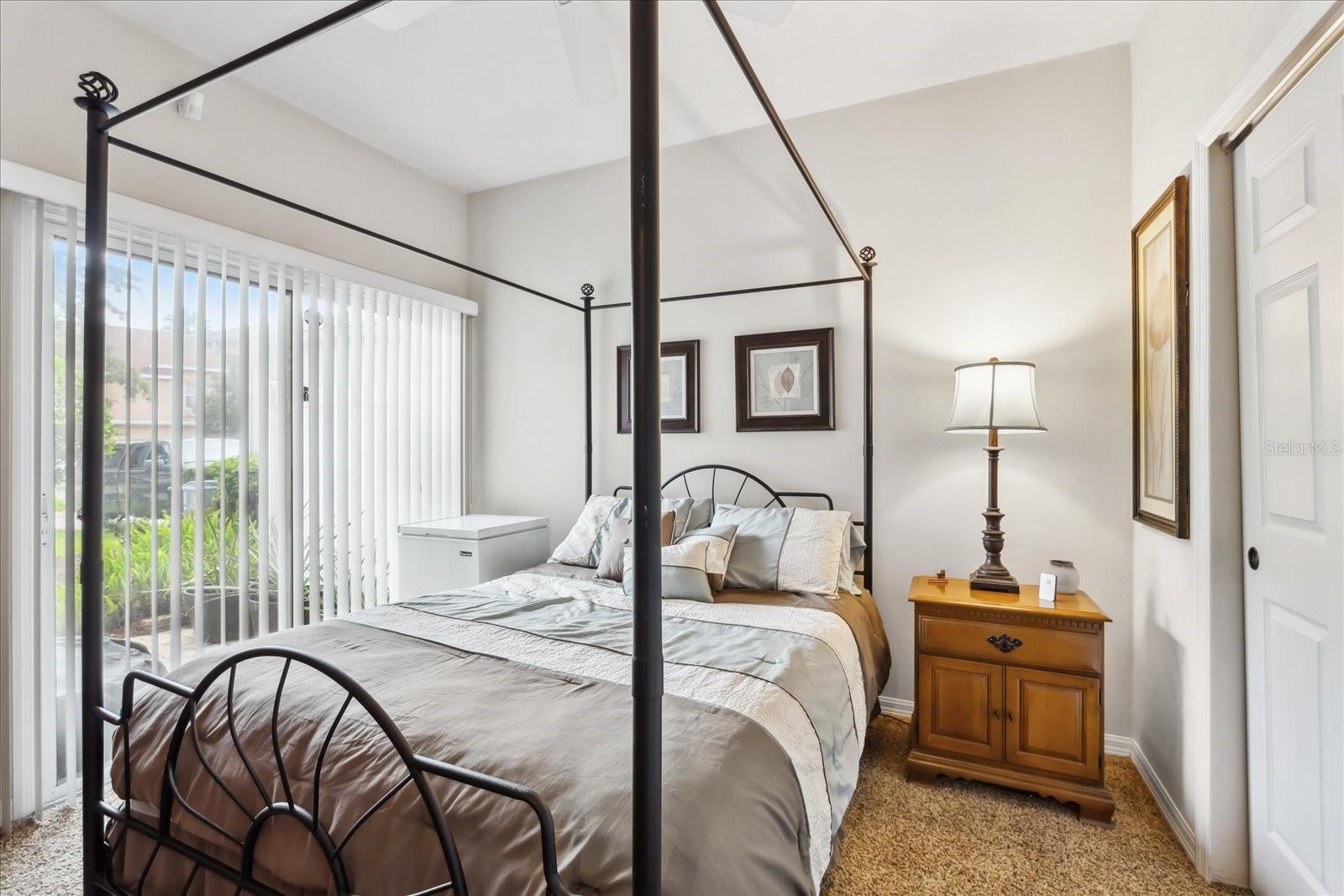 VENETIAN BAT UN 01 PH 01B - Residential