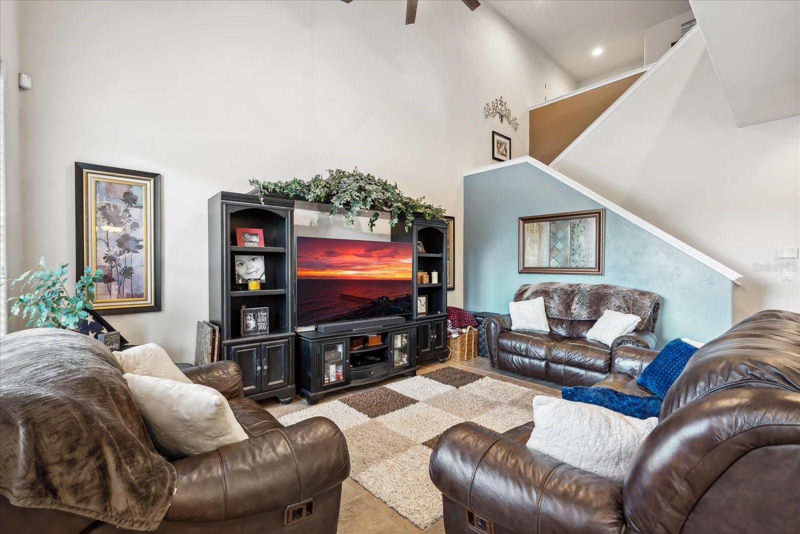 VENETIAN BAT UN 01 PH 01B - Residential