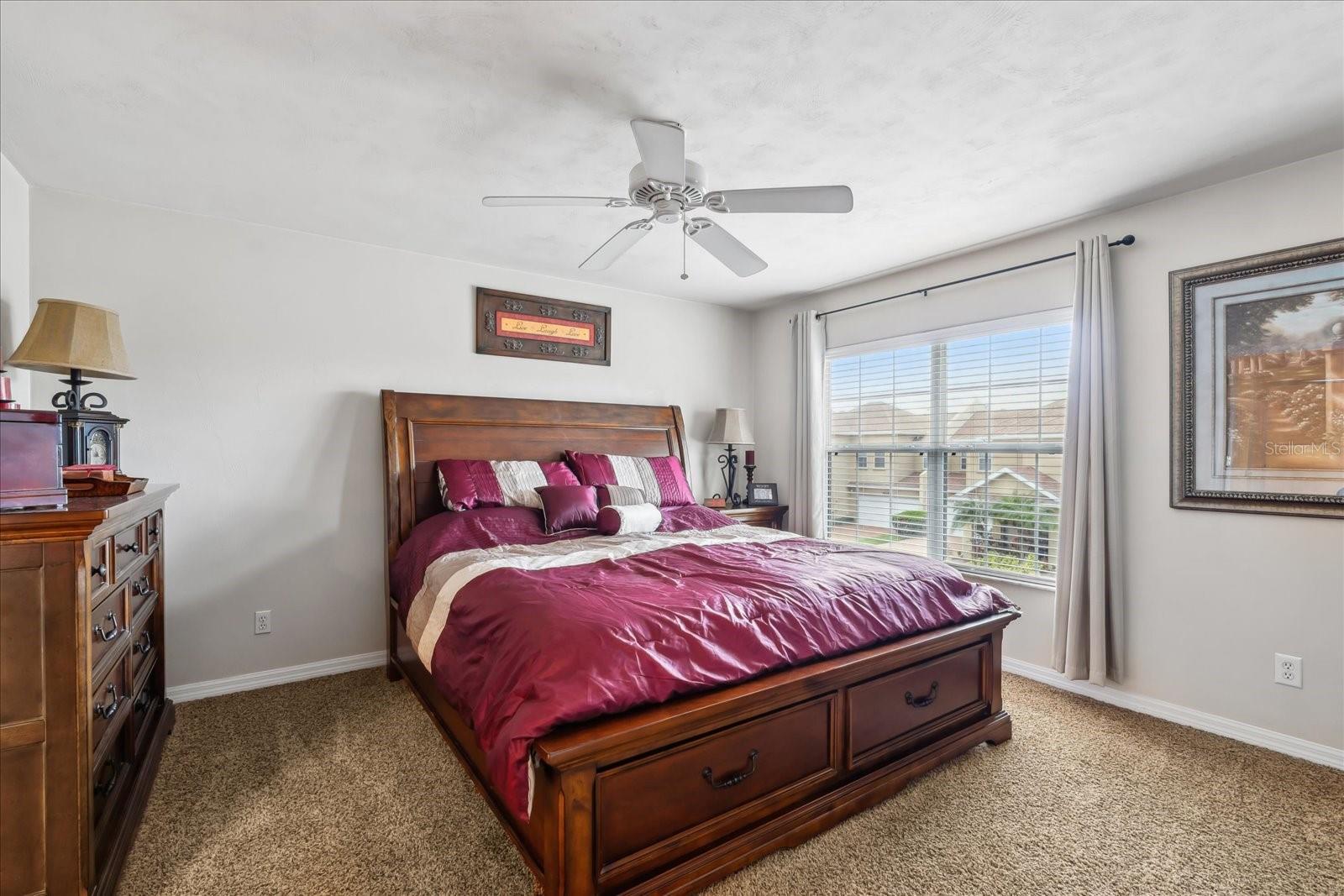 VENETIAN BAT UN 01 PH 01B - Residential