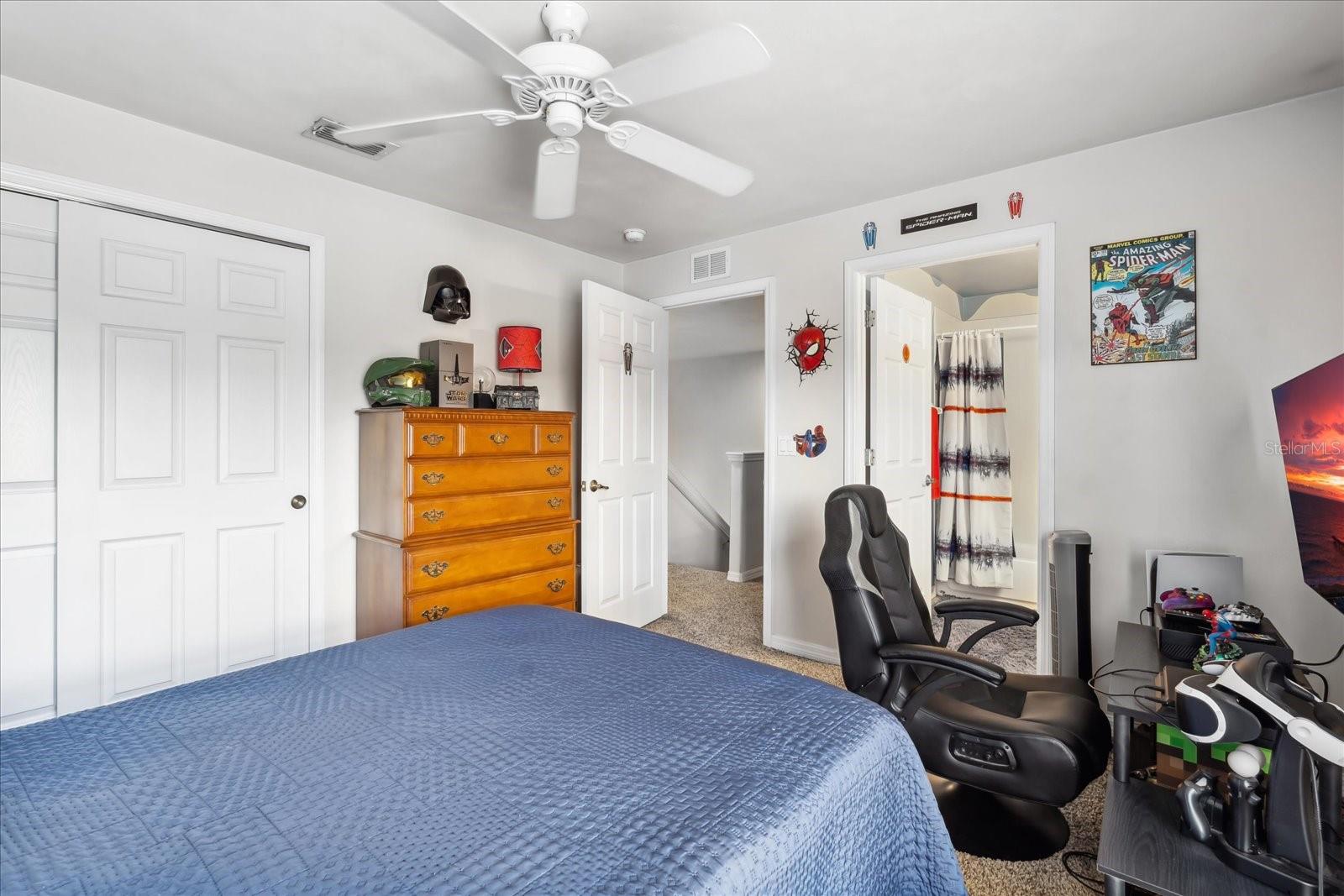 VENETIAN BAT UN 01 PH 01B - Residential