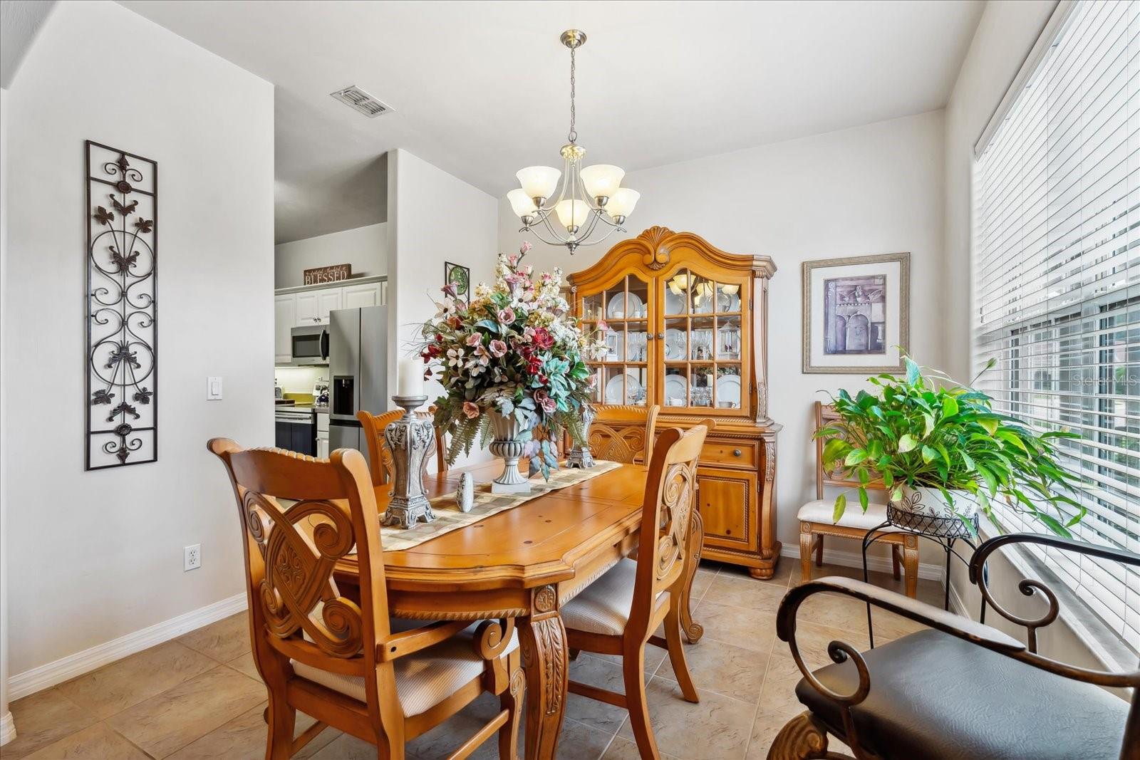 VENETIAN BAT UN 01 PH 01B - Residential