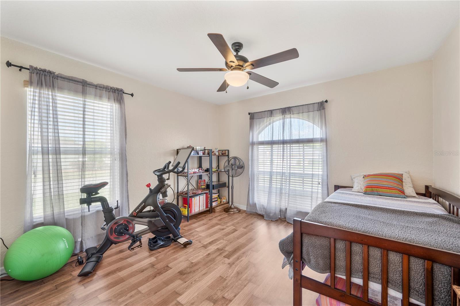 HUNTINGTON SUMMIT - Residential