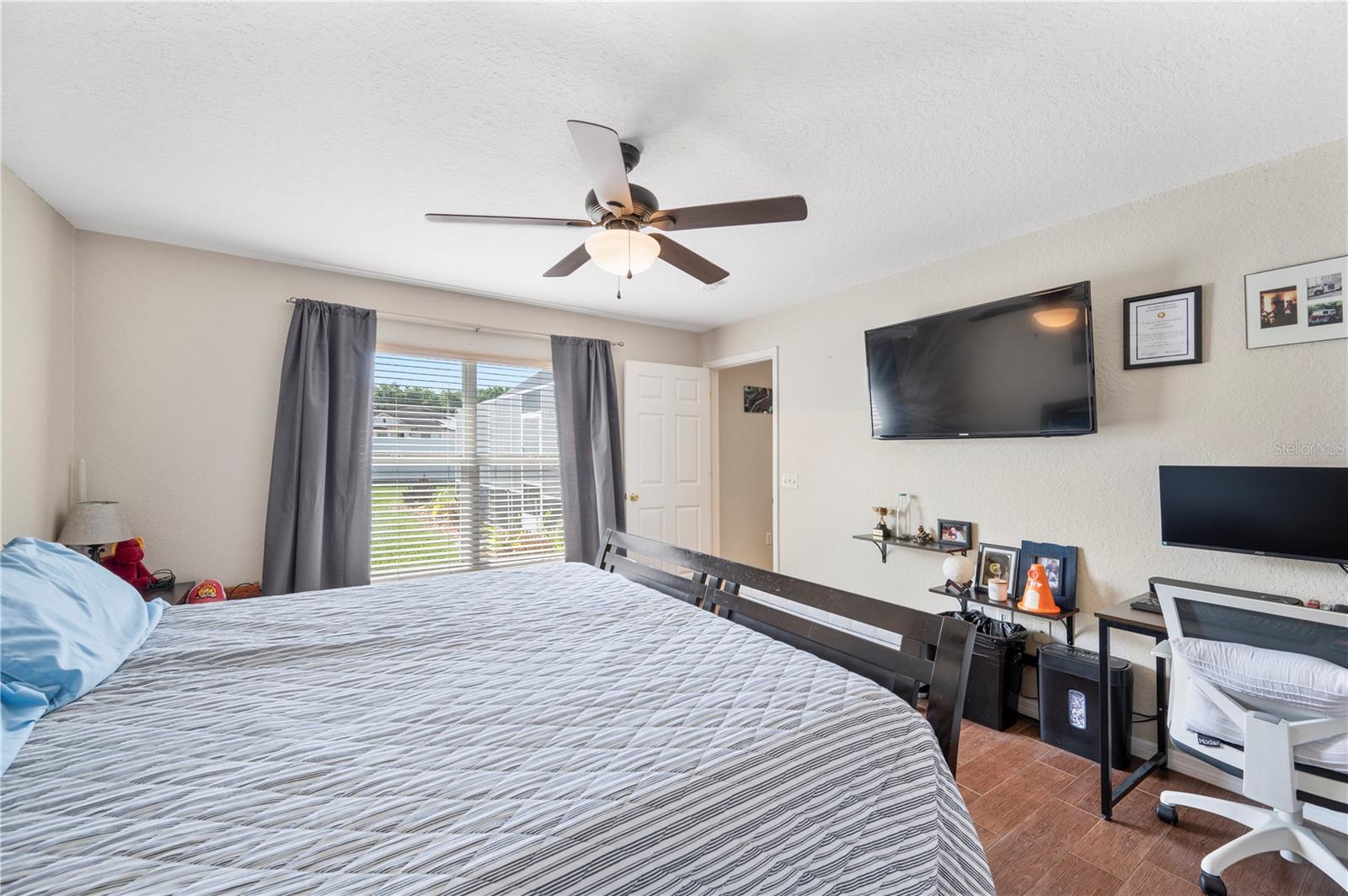 HUNTINGTON SUMMIT - Residential