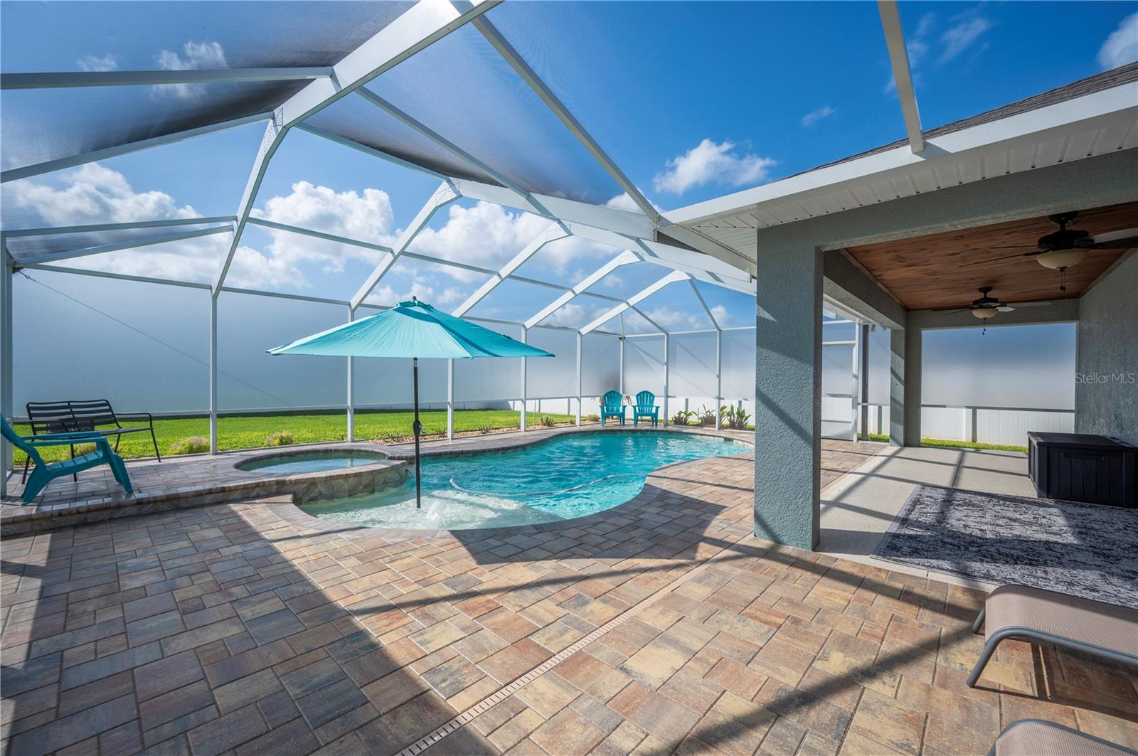 HUNTINGTON SUMMIT - Residential