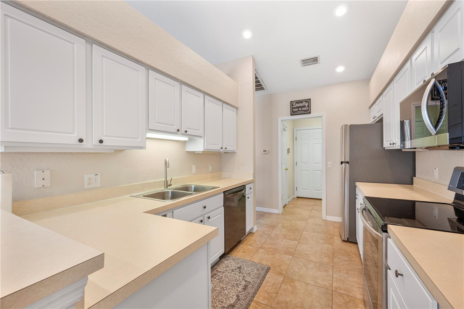 HUNTINGTON SUMMIT - Residential