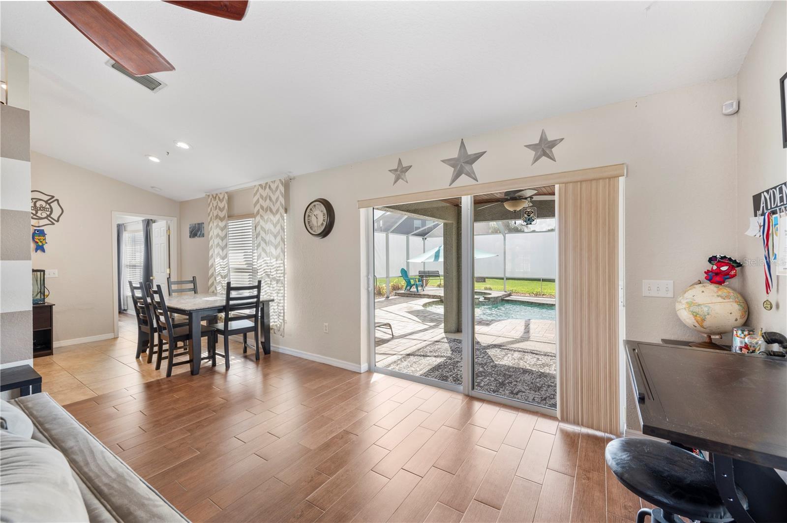 HUNTINGTON SUMMIT - Residential