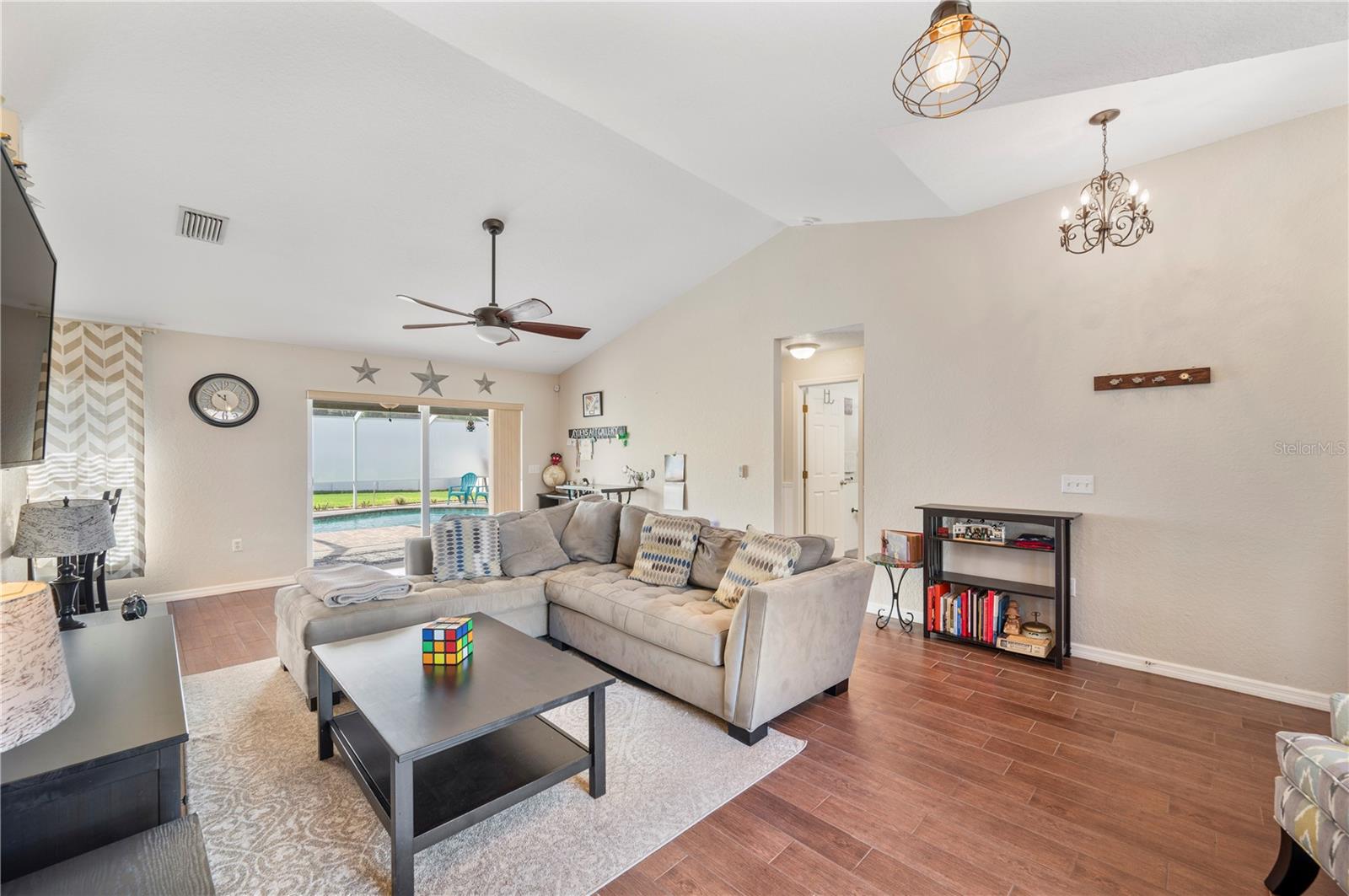 HUNTINGTON SUMMIT - Residential