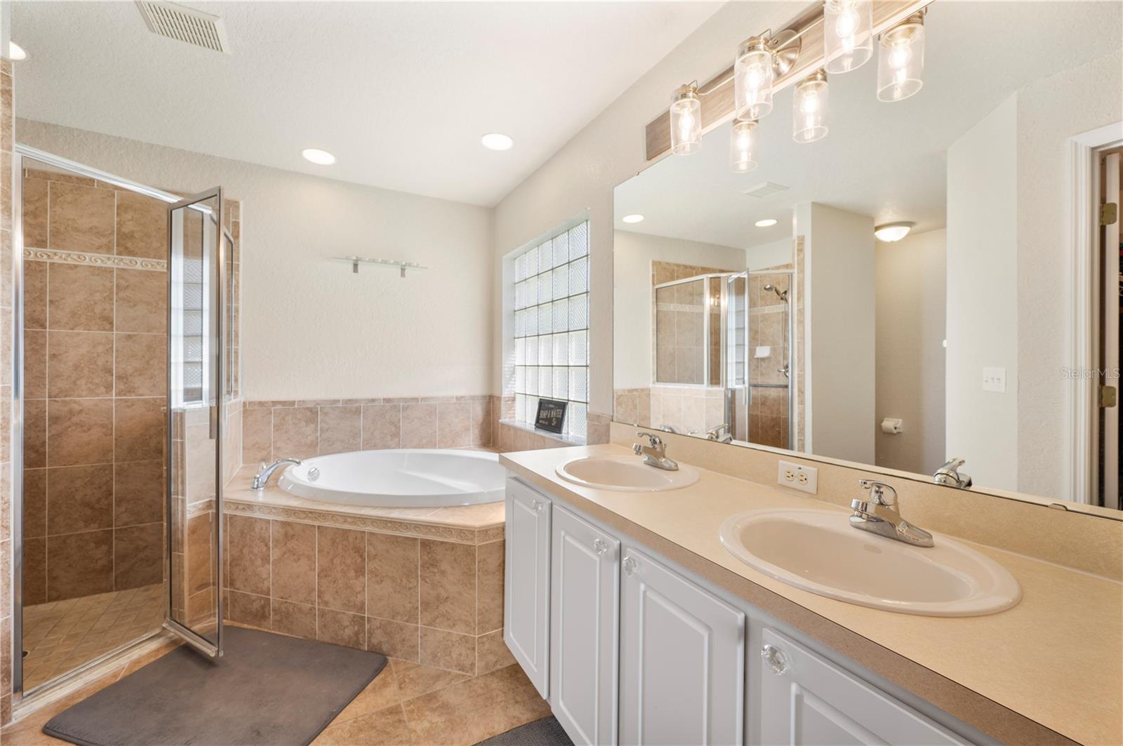 HUNTINGTON SUMMIT - Residential