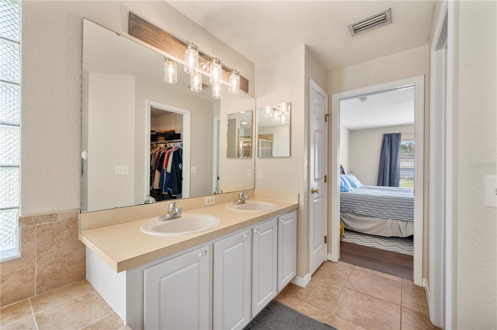 HUNTINGTON SUMMIT - Residential