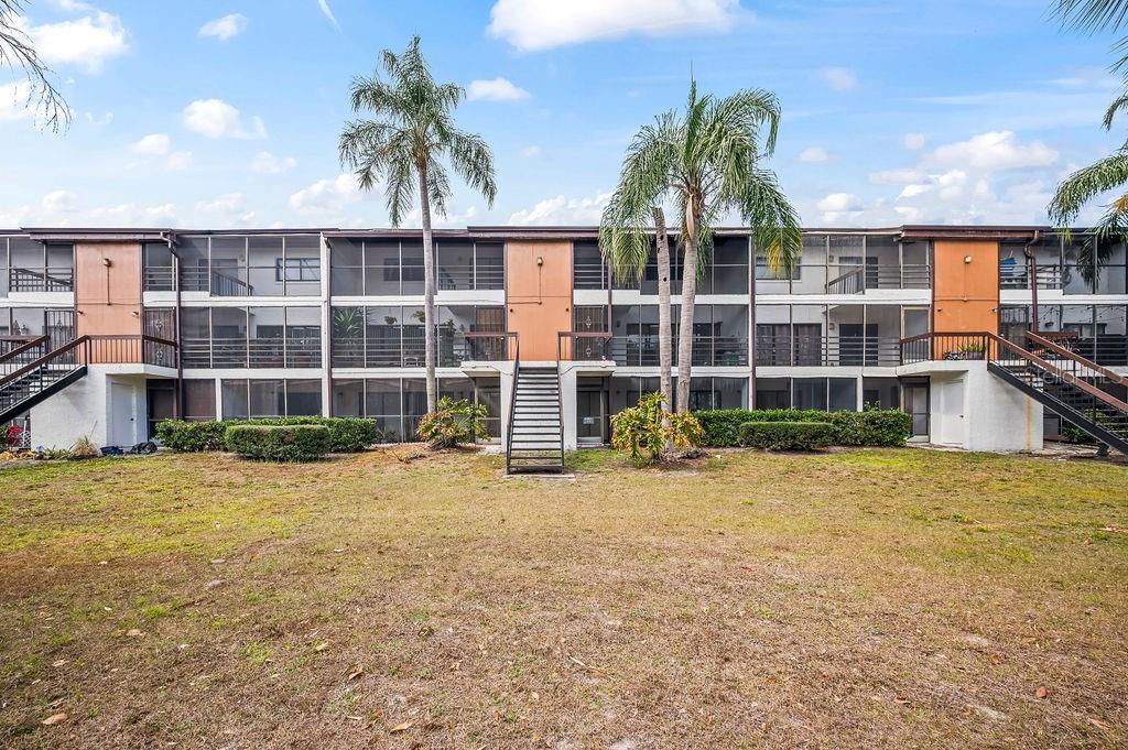 ALHAMBRA VILLAGE 01 - Residential