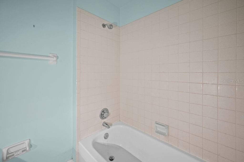 ALHAMBRA VILLAGE 01 - Residential