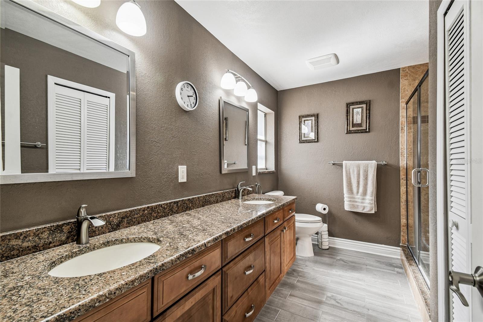 RIVER CROSSING UNIT 05 - Residential