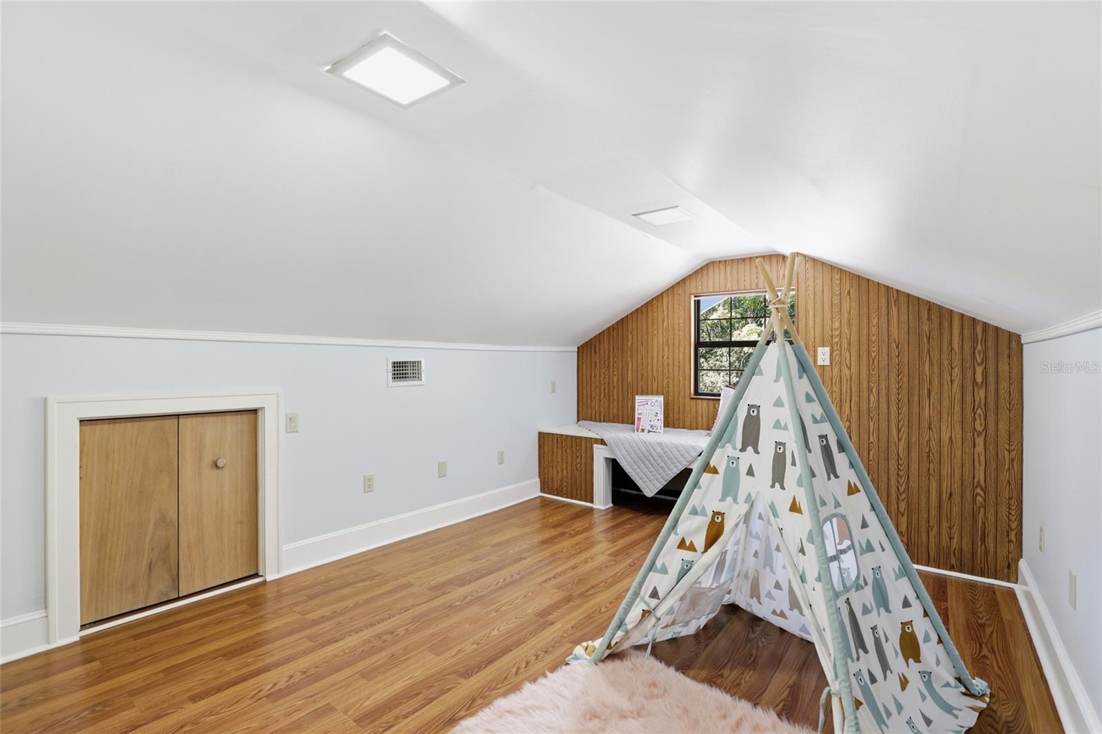 WOOLEY FORD & - Residential