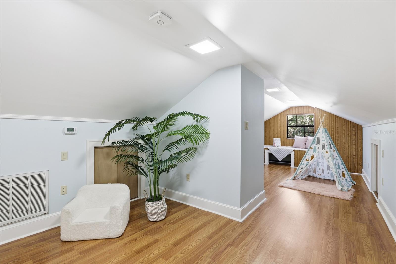 WOOLEY FORD & - Residential