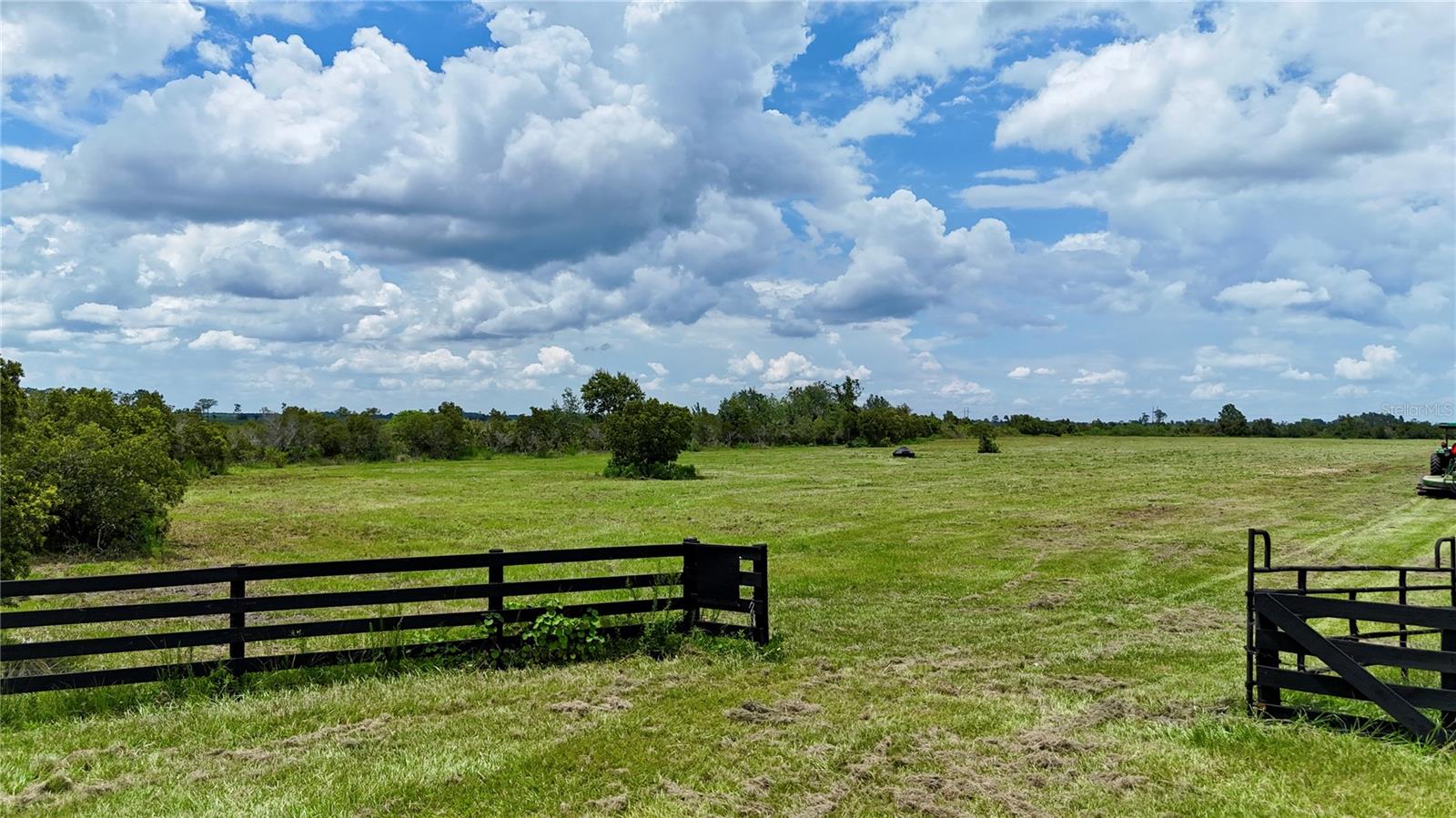 COUNTY LINE ROAD E