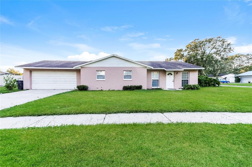 Photo of 601 Wood Road, Seffner, FL 33584 (MLS # C7521594)
