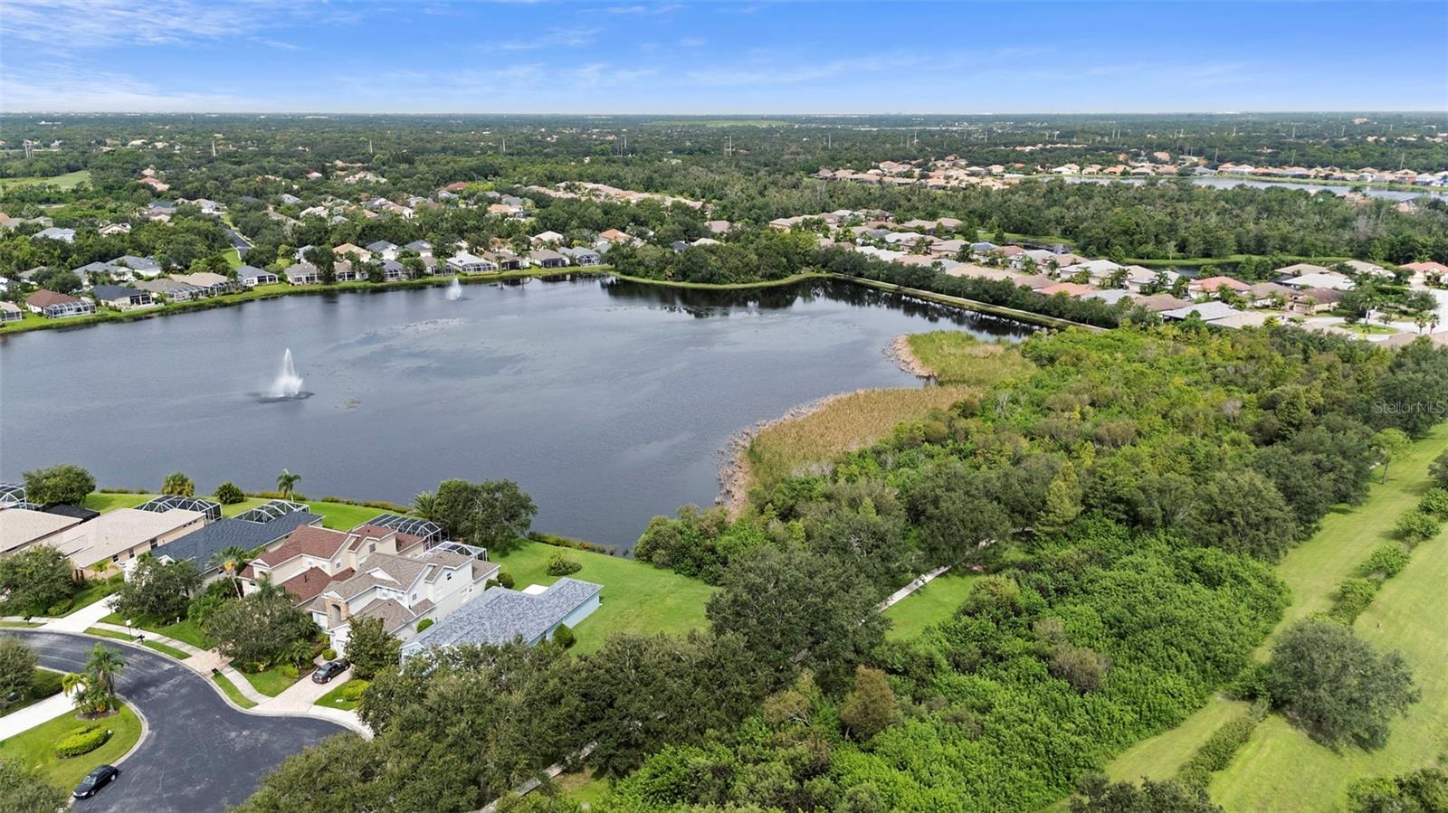 CARRIAGE RUN AT UNIVERSITY PLACE - Residential
