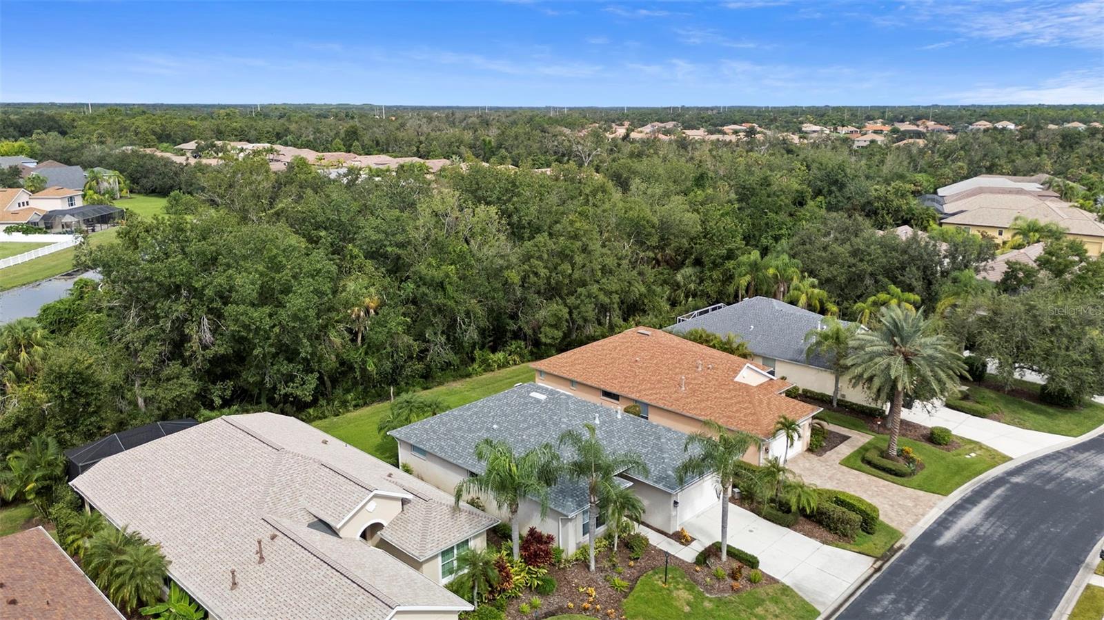 CARRIAGE RUN AT UNIVERSITY PLACE - Residential