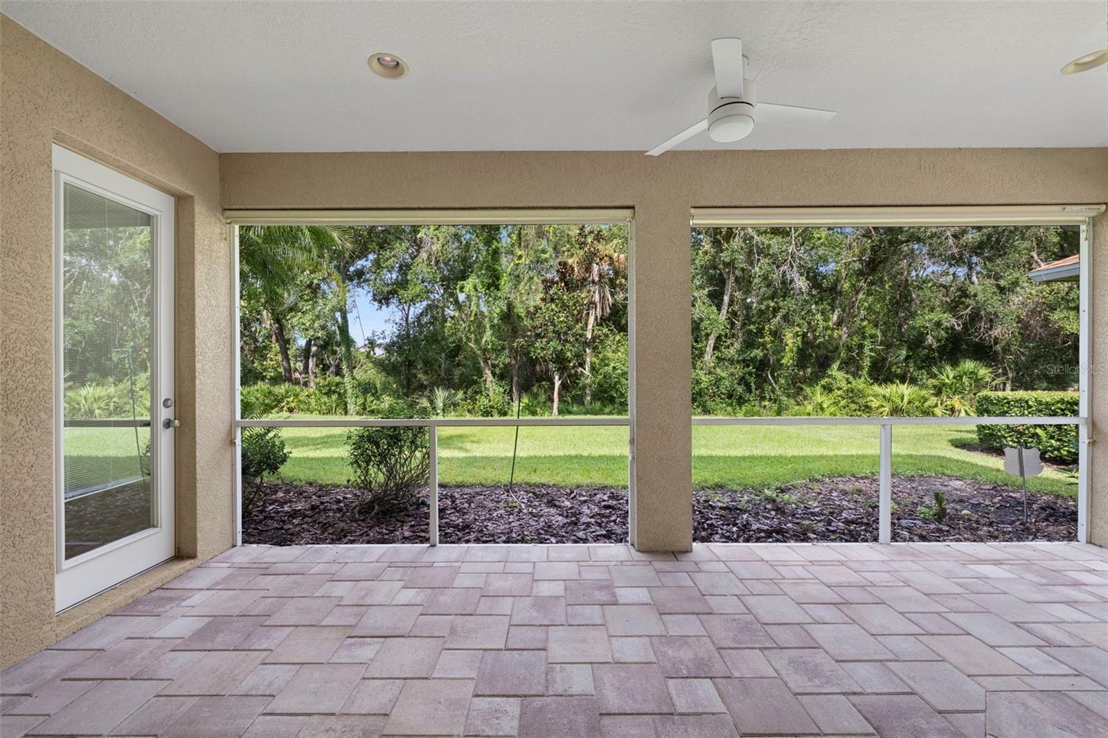 CARRIAGE RUN AT UNIVERSITY PLACE - Residential