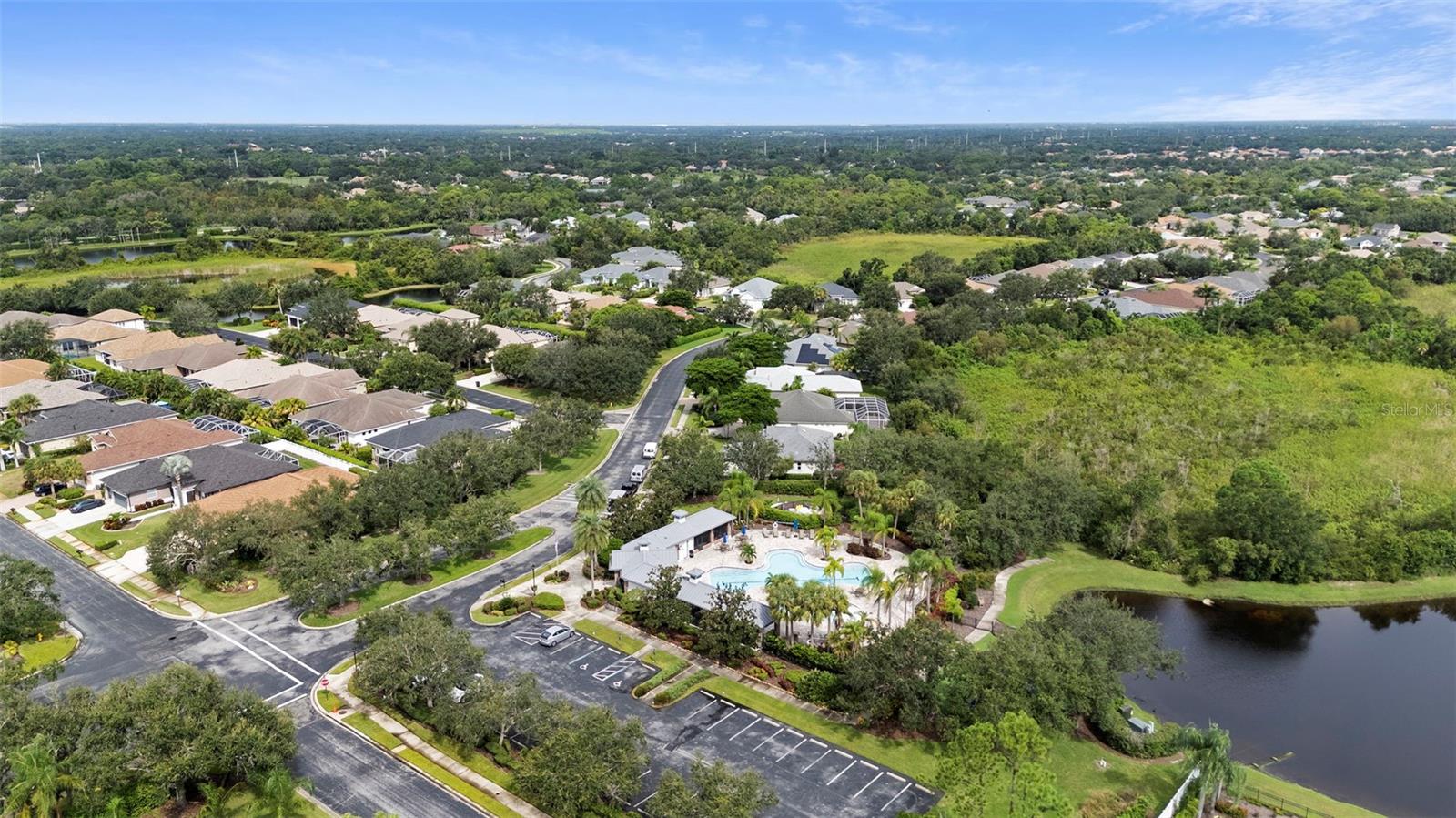 CARRIAGE RUN AT UNIVERSITY PLACE - Residential