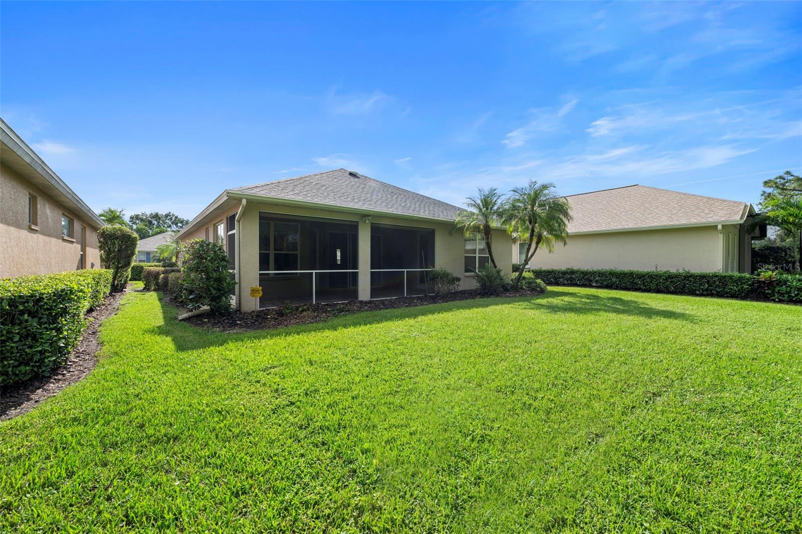 CARRIAGE RUN AT UNIVERSITY PLACE - Residential