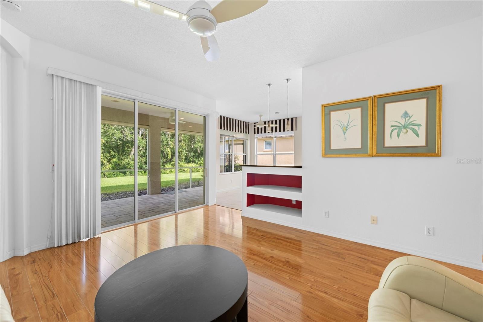 CARRIAGE RUN AT UNIVERSITY PLACE - Residential