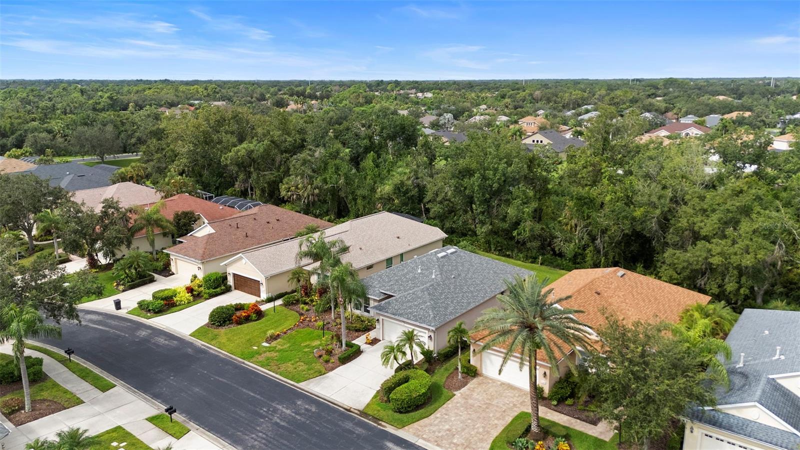 CARRIAGE RUN AT UNIVERSITY PLACE - Residential