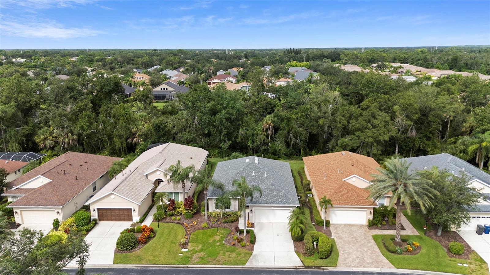 CARRIAGE RUN AT UNIVERSITY PLACE - Residential