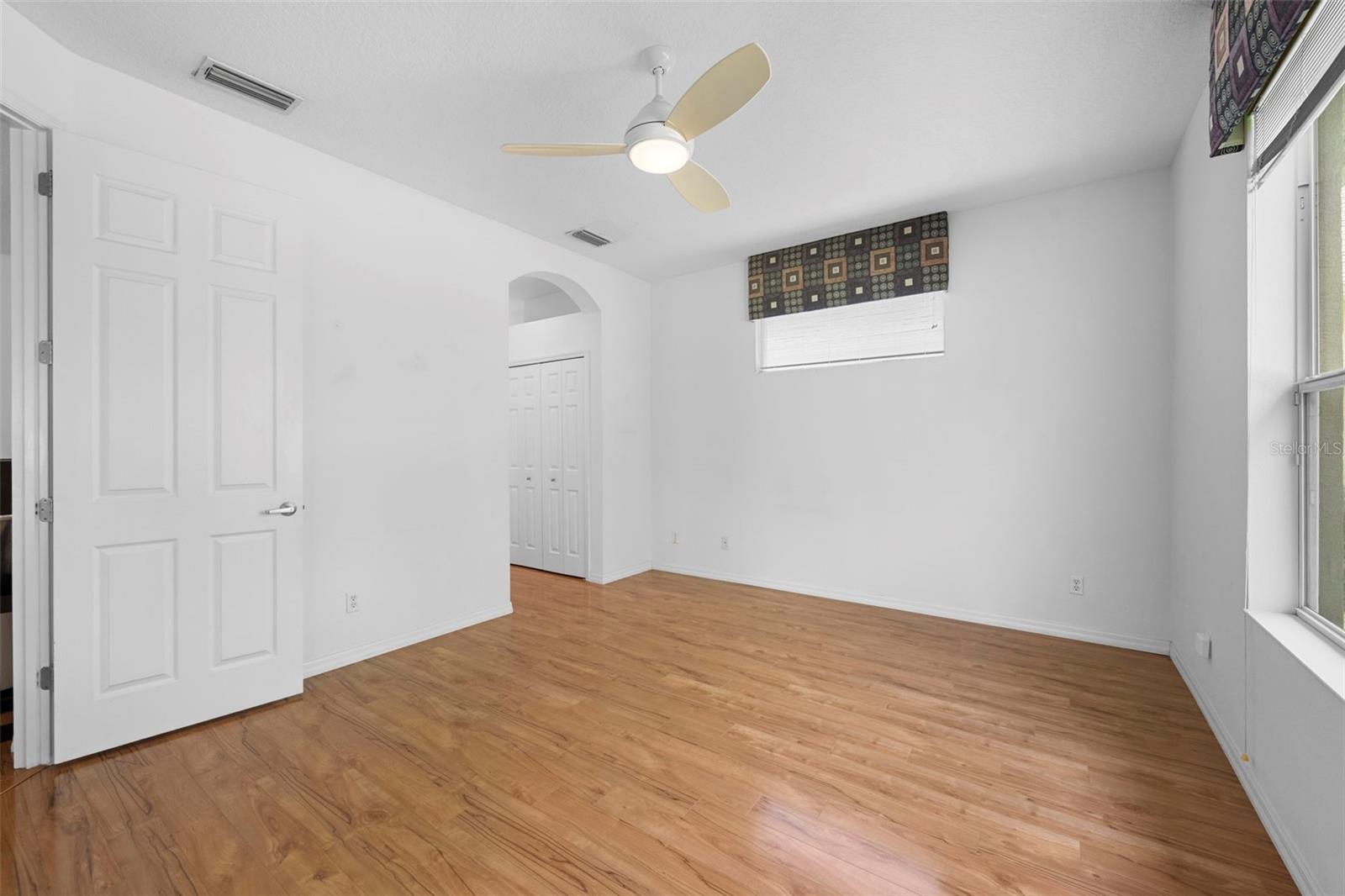 CARRIAGE RUN AT UNIVERSITY PLACE - Residential