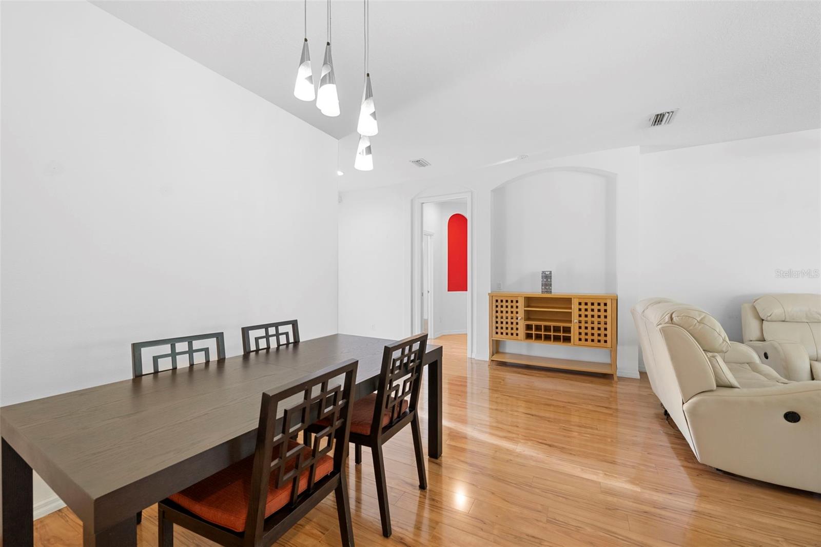 CARRIAGE RUN AT UNIVERSITY PLACE - Residential