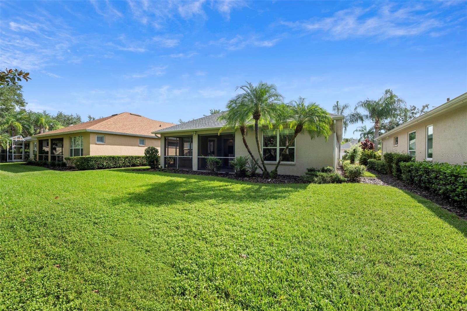 CARRIAGE RUN AT UNIVERSITY PLACE - Residential