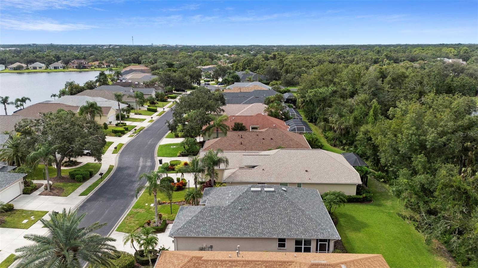 CARRIAGE RUN AT UNIVERSITY PLACE - Residential