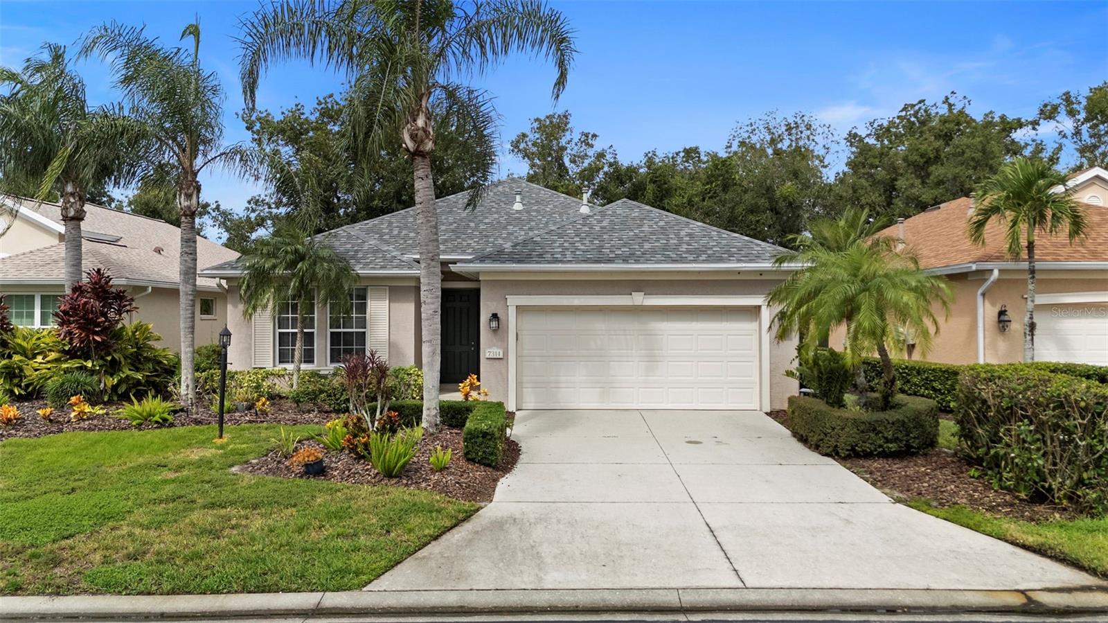 CARRIAGE RUN AT UNIVERSITY PLACE - Residential