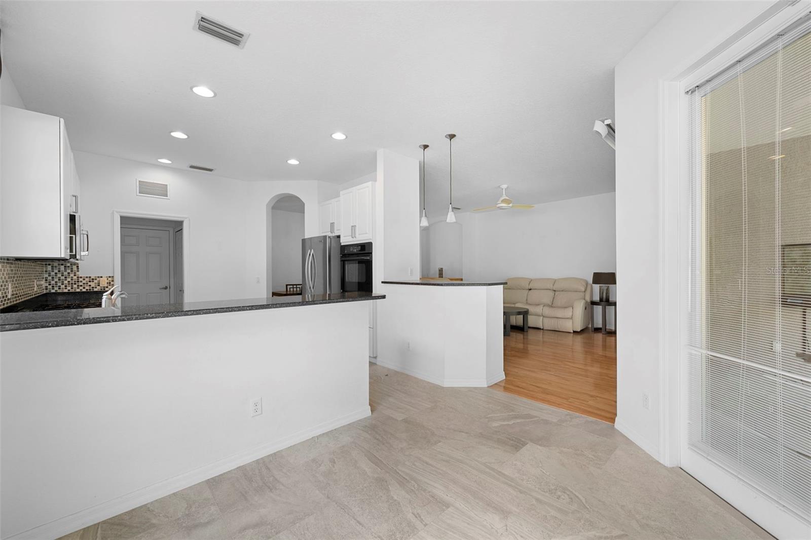 CARRIAGE RUN AT UNIVERSITY PLACE - Residential