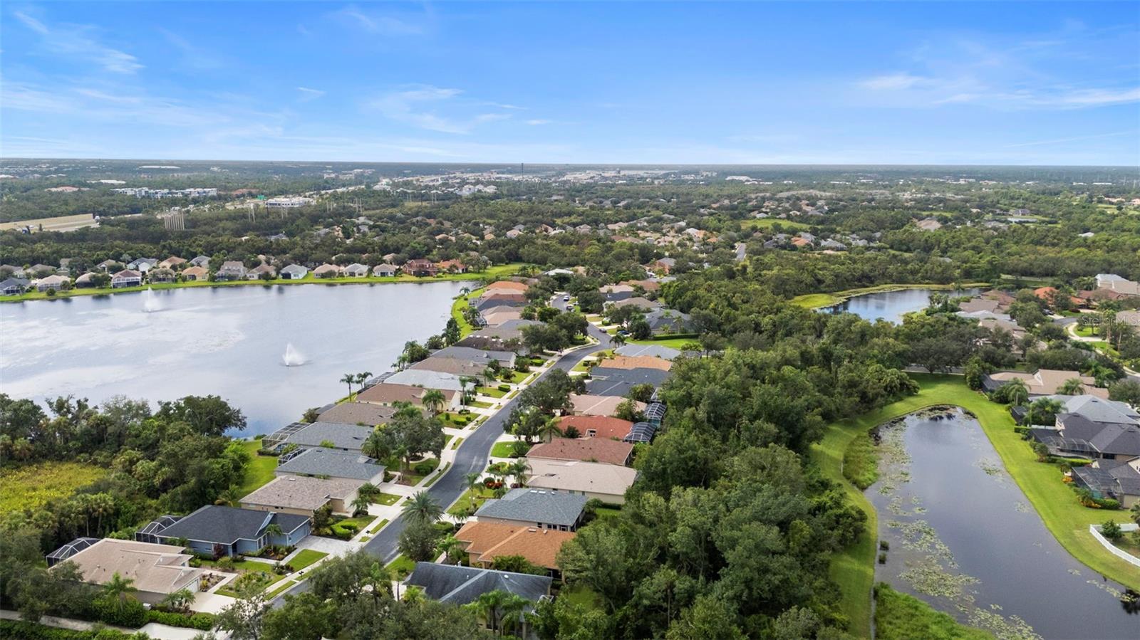 CARRIAGE RUN AT UNIVERSITY PLACE - Residential