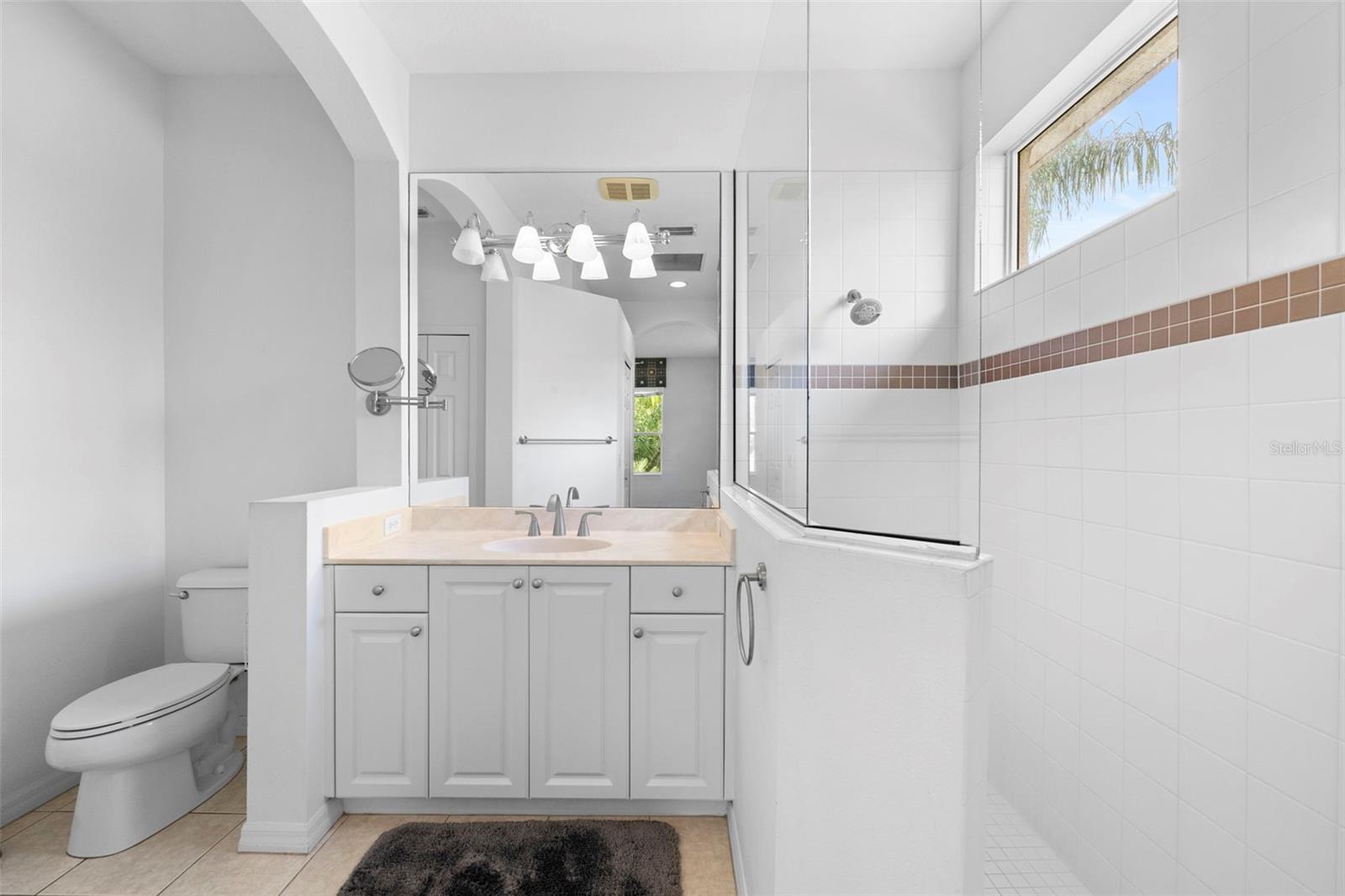 CARRIAGE RUN AT UNIVERSITY PLACE - Residential